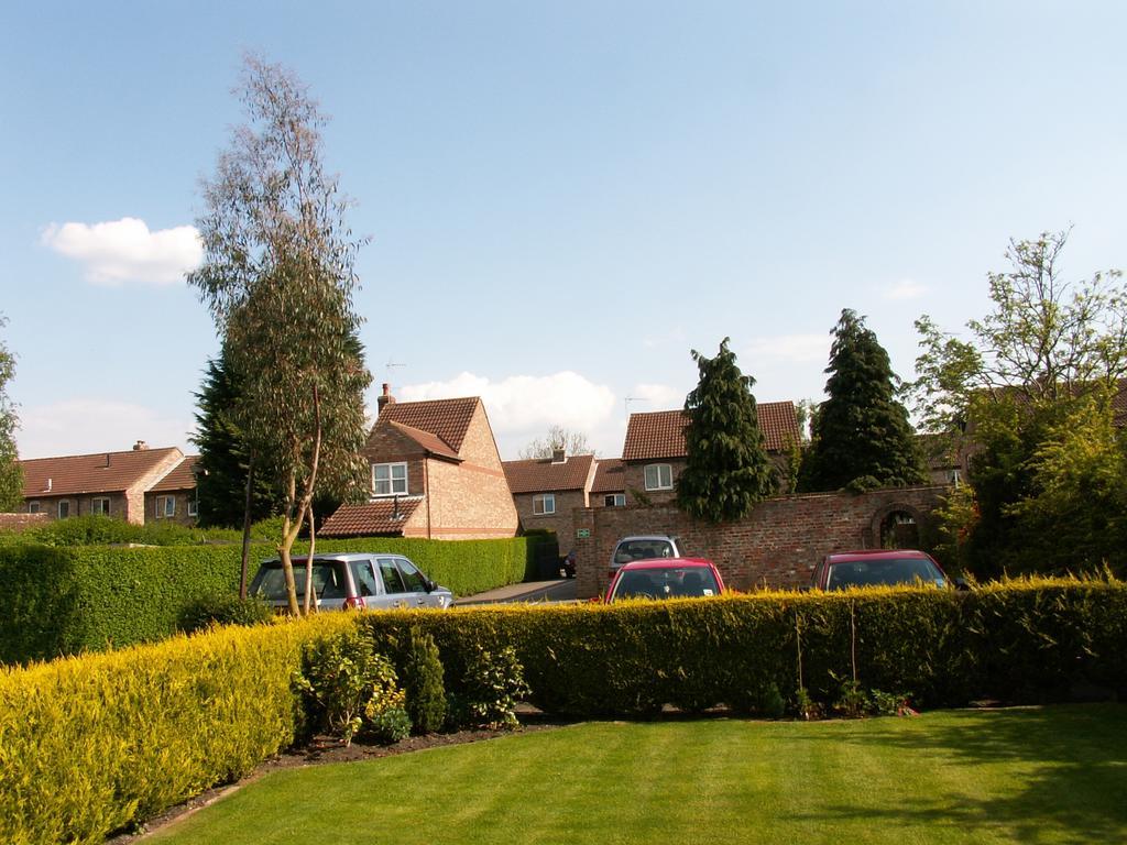Heworth Court Hotel York Extérieur photo
