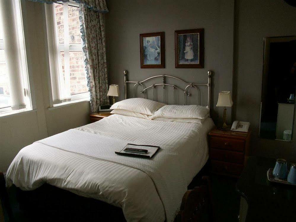 Heworth Court Hotel York Extérieur photo